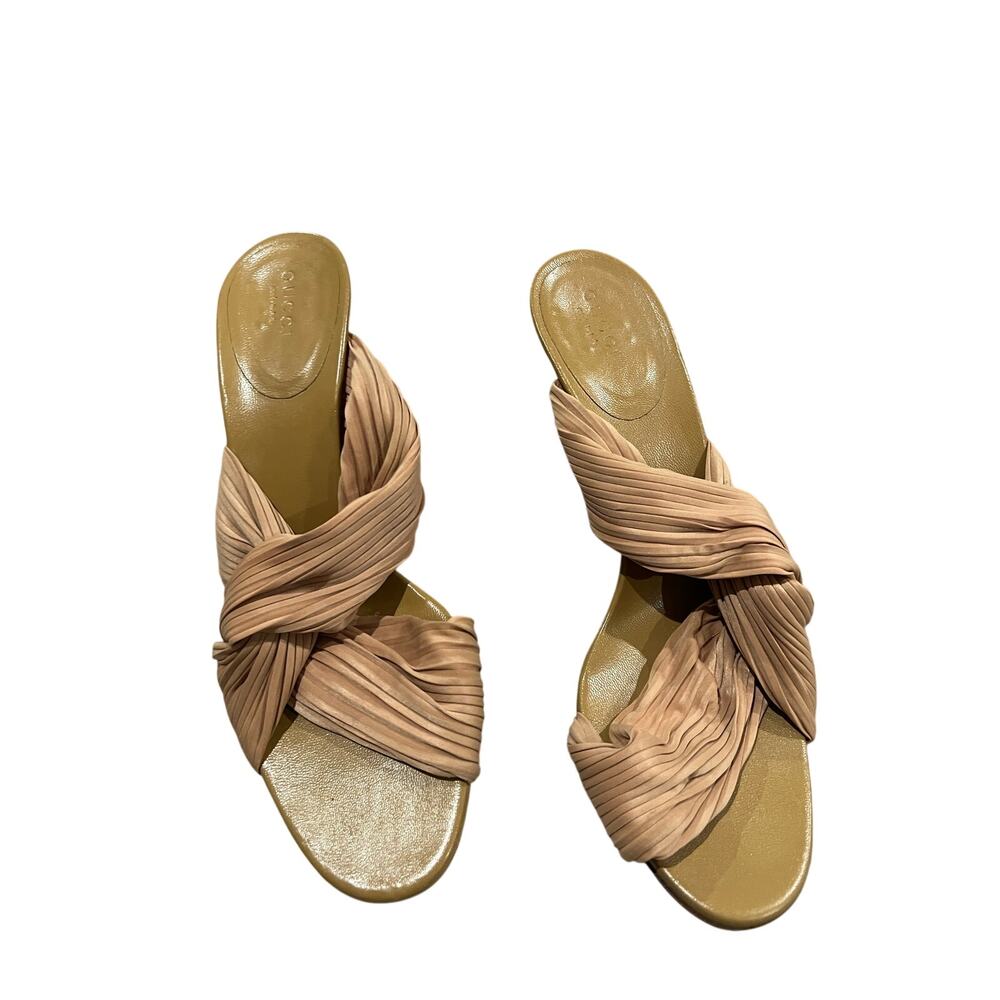 Gucci Nocciola Pleated Brown Tan Nude Slip on Heels Size 39 C